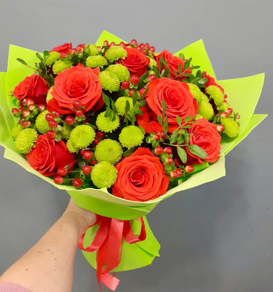 Букет цветов из: Хризантемы и Розы в Березник