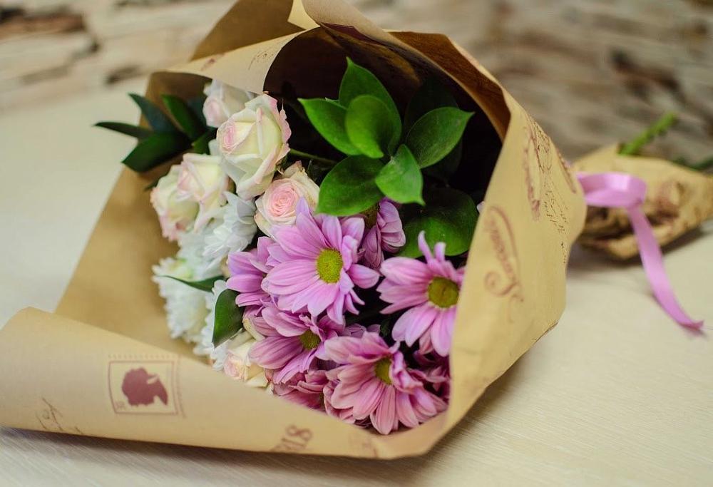 Букет цветов из: Розы и Хризантемы в Березник