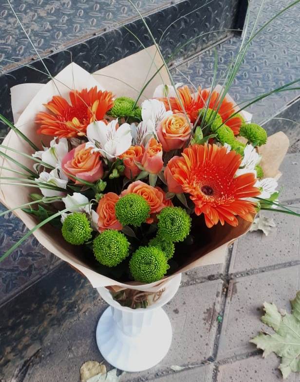 Букет цветов из: Герберы, Хризантемы, Альстромерии и Розы в Березник