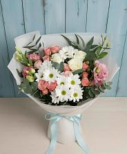 Букет цветов из:  Розы, Лизиантусы и Хризантемы в Березник
