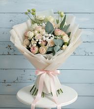 Букет цветов из:  Розы и Лизиантусы в Березник