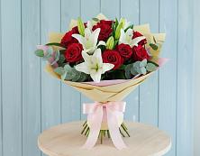Букет цветов из:  Лилии и Розы в Березник