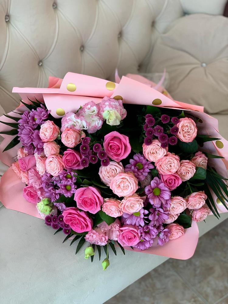 Букет цветов из: Хризантемы, Розы и Лизиантусы в Березник