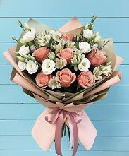 Букет цветов из:  Розы, Альстромерии и Лизиантусы #REPLACE_PRED# Березник