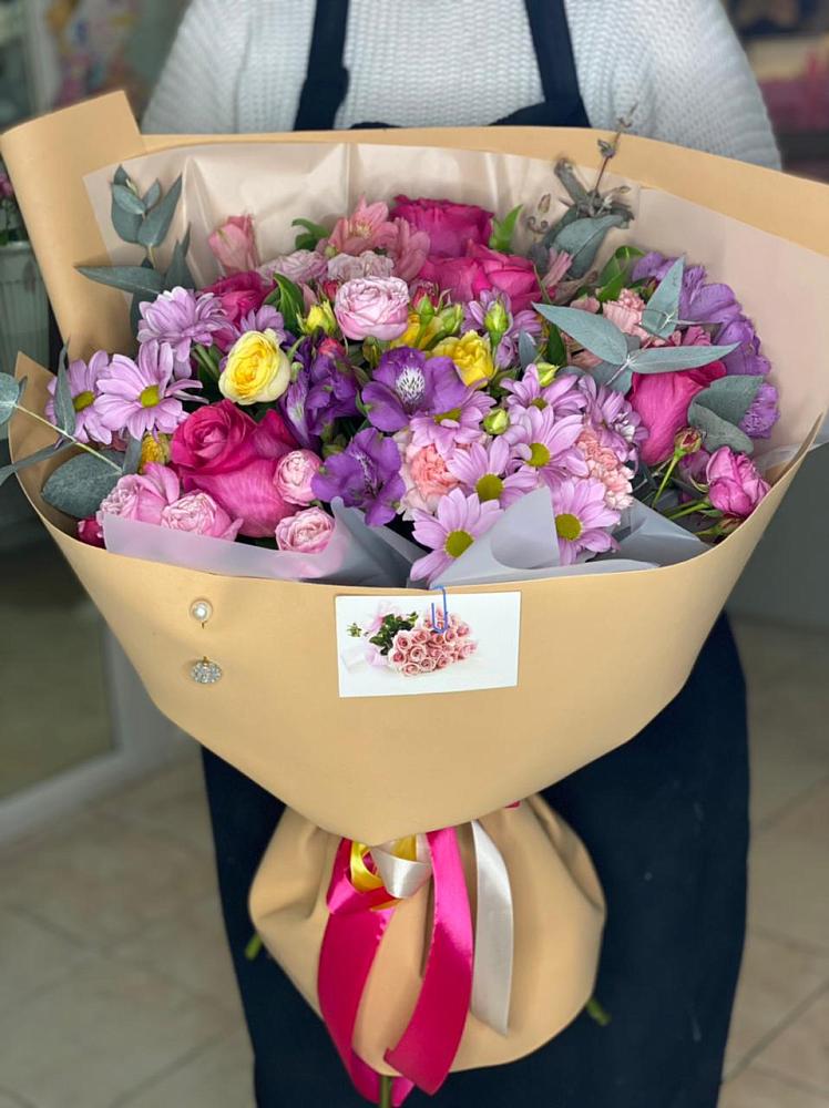 Букет цветов из: Хризантемы, Гвоздики и Альстромерии в Березник