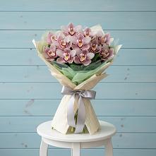 Букет цветов из:  Орхидеи и Розы #REPLACE_PRED# Березник