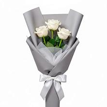 Букет 3 белые розы в Березник