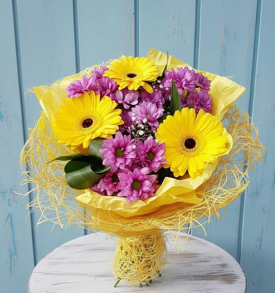 Букет цветов из: Хризантемы и Герберы в Березник