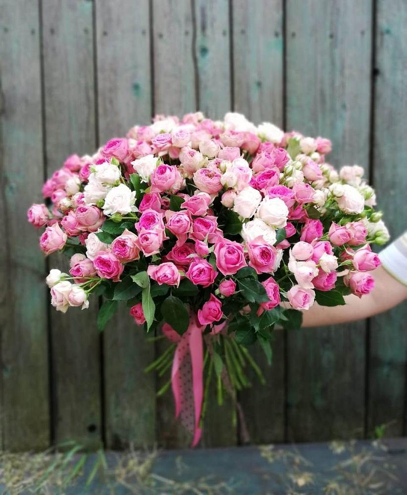 Букет Розовые кустовые розы Натали и Лав Лидия в Березник