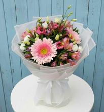 Букет цветов из:  Герберы, Альстромерии и Лизиантусы в Березник