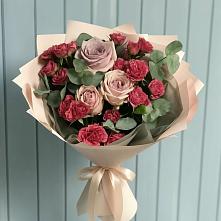 Букет цветов из:  Гвоздики и Розы в Березник