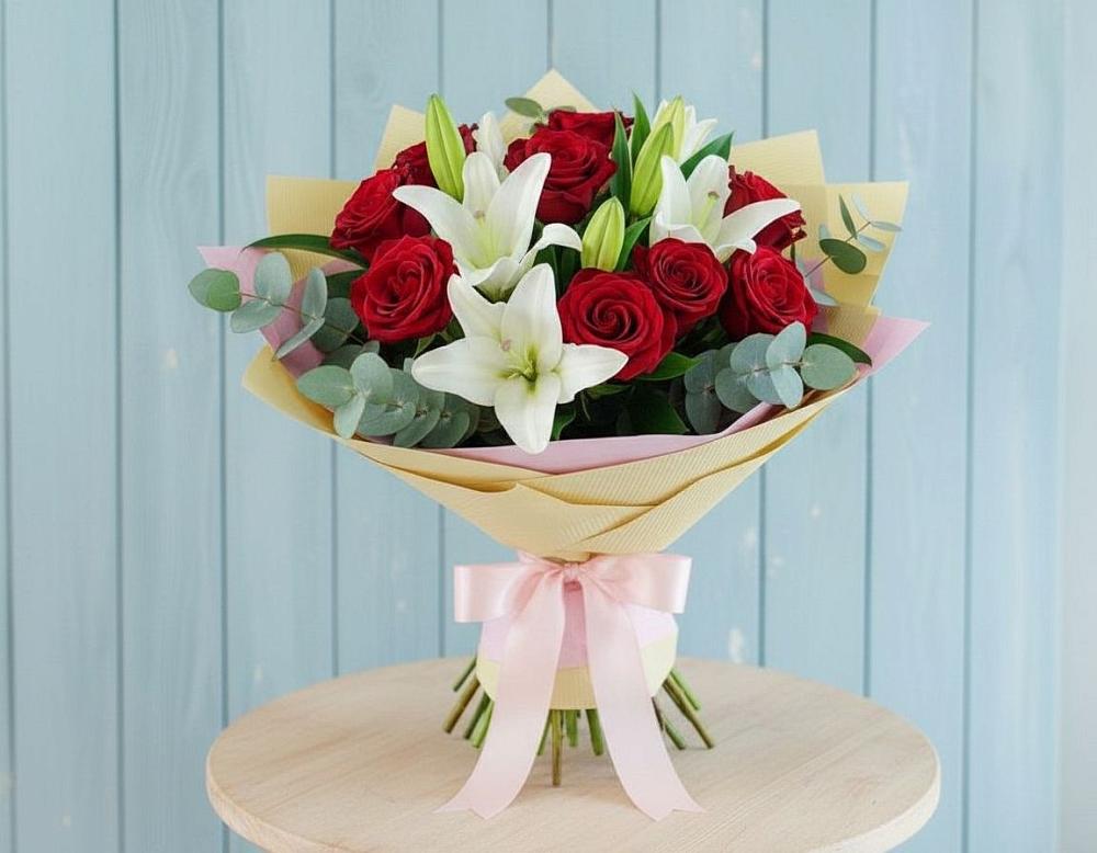 Букет цветов из: Лилии и Розы в Березник